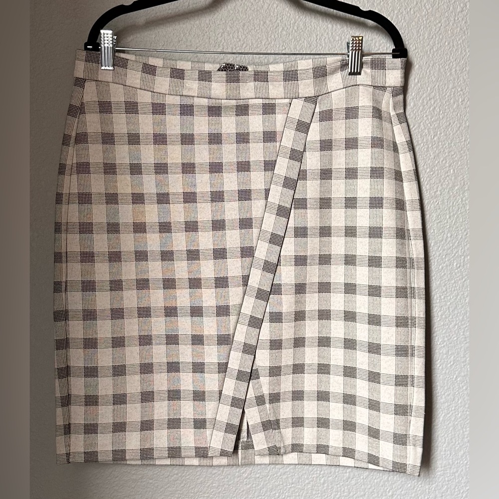 NWOT Cabi Valentina Pencil Skirt